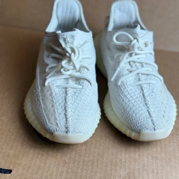 Yeezy 350 v2 Boost hq3116 bone original slide on shoe display picture 2